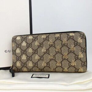Authentic GUCCI 410102 203887 GG Supreme Bee Zip Around purse PVC/leather [Used]